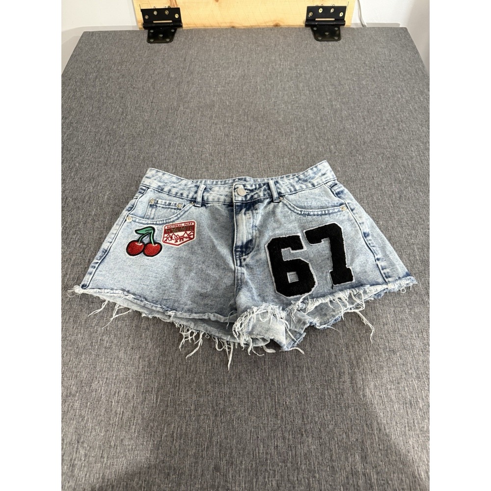 Carbon Women's Teen Patch Work Cut Off Jean Shorts Sz 3